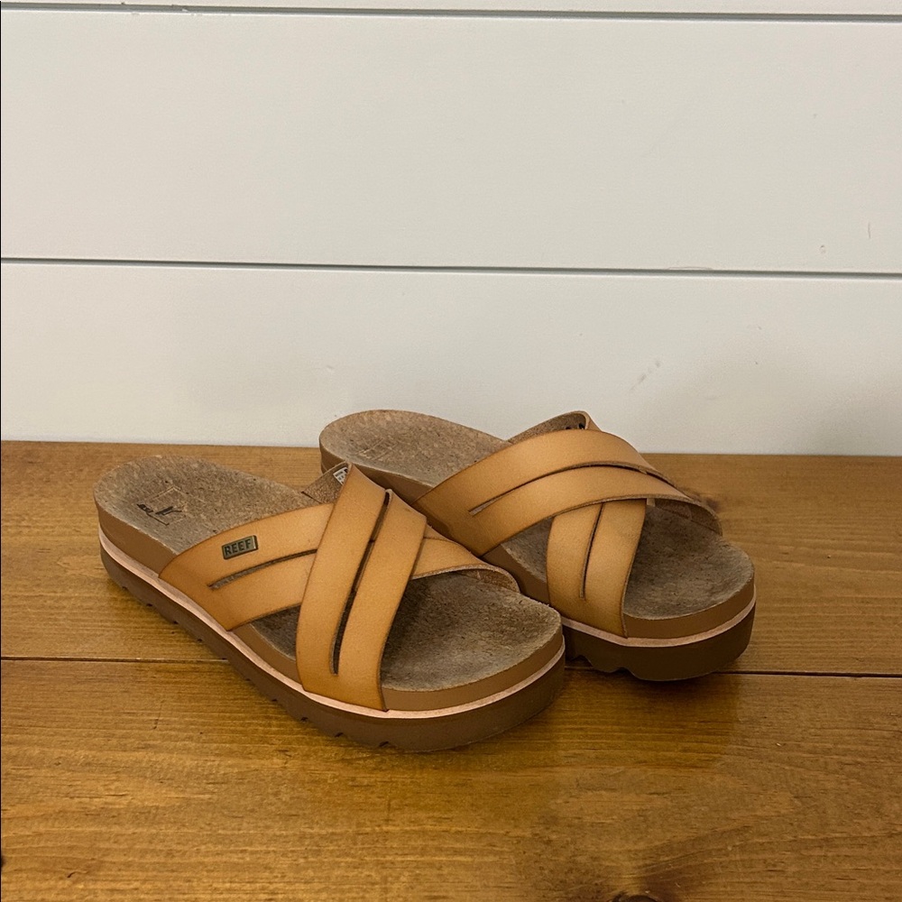 Reef cushion vista high platform fashion sandal